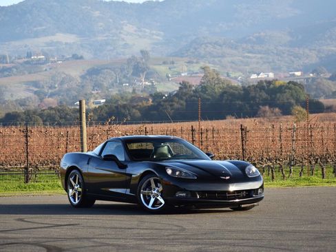 Used 2007 Chevrolet Corvette Coupe w/ Preferred Equipment Group image 4