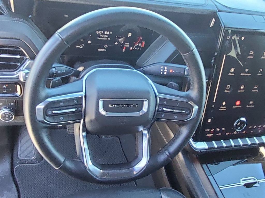 Used 2025 GMC Yukon XL Denali AWD/4WD image 18