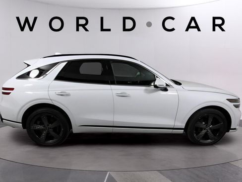 Used 2025 Genesis GV70 3.5T Sport w/ Sport Prestige Package AWD/4WD image 2
