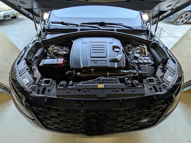 Used 2019 Land Rover Range Rover Velar R-Dynamic SE AWD/4WD image 17