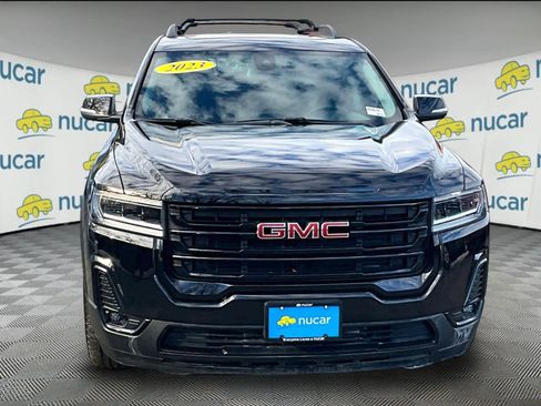 Used 2023 GMC Acadia SLT w/ Elevation Edition image 2
