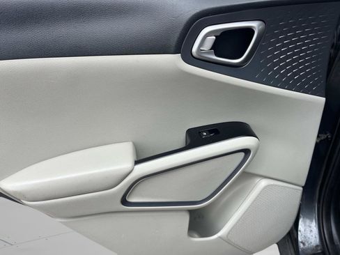 Used 2020 Kia Soul S image 17