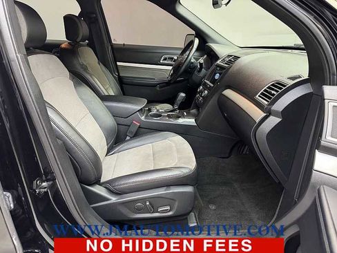 Used 2017 Ford Explorer XLT w/ XLT Technology Feature Bundle image 20