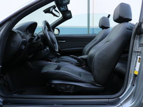 Used 2011 BMW 135i Convertible image 32