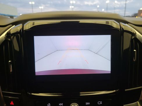 Used 2023 Chevrolet Traverse LT image 12