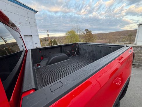 Used 2023 GMC Sierra 1500 SLE AWD/4WD image 11
