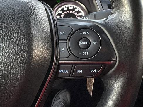 Used 2024 Toyota Camry SE image 18