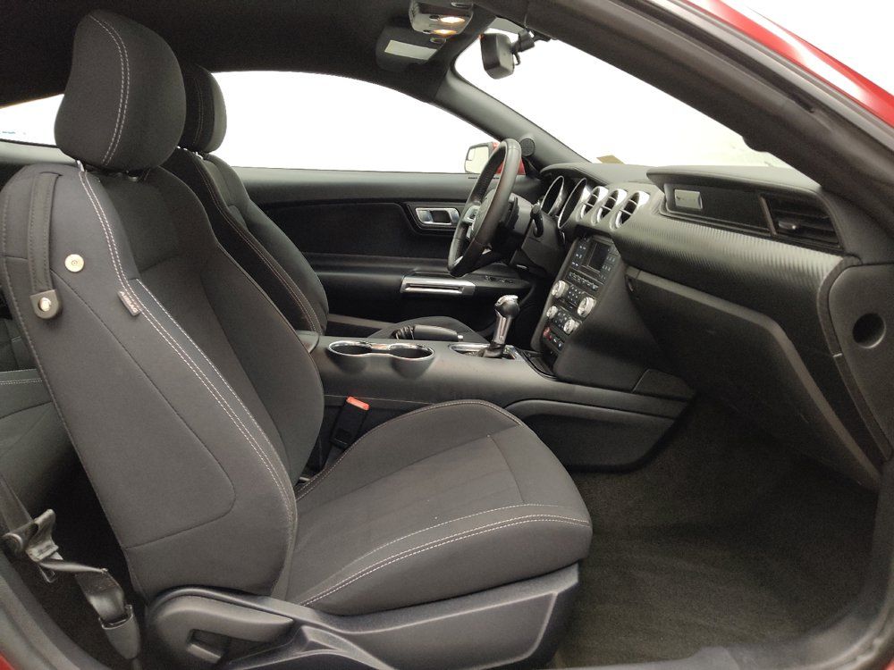 Used 2018 Ford Mustang Coupe RWD image 19