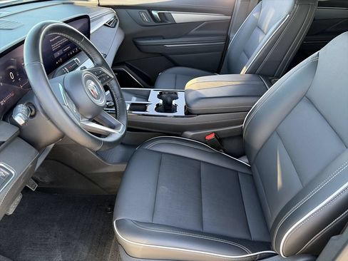 Used 2025 Buick Enclave Preferred w/ Power Package FWD image 18