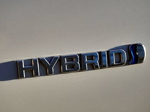Used 2016 Toyota Prius Four FWD image 11