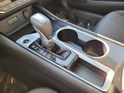 Used 2024 Nissan Altima 2.5 SV image 29