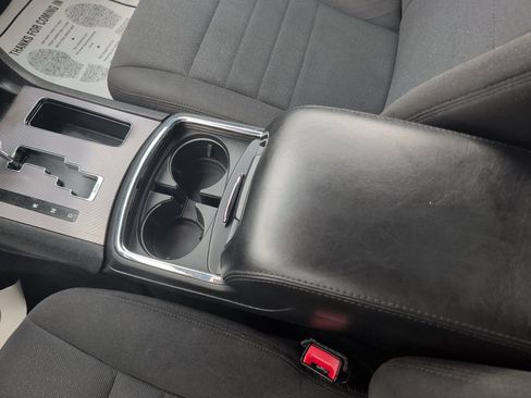Used 2013 Dodge Charger SE RWD image 16