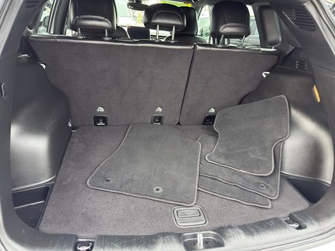 Used 2023 Jeep Compass Limited image 15