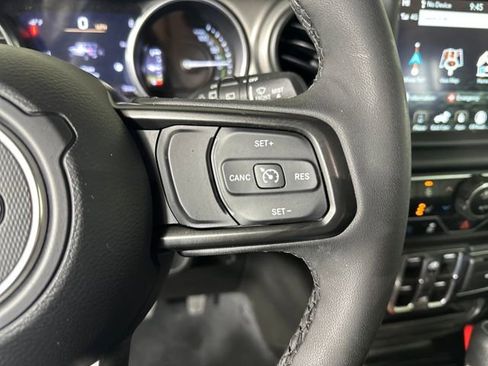 Used 2023 Jeep Wrangler Unlimited w/ Cold Weather Group image 17