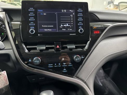 Used 2023 Toyota Camry SE image 15