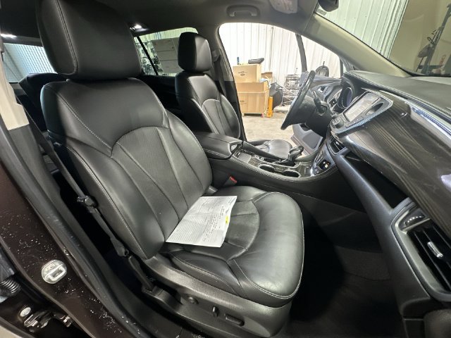 Used 2020 Buick Envision Essence FWD image 32