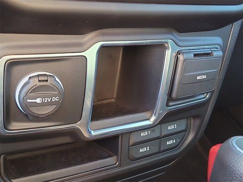 Used 2021 Jeep Wrangler Unlimited Willys image 21