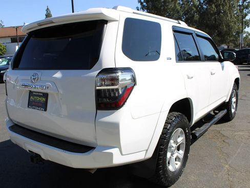 Used 2018 Toyota 4Runner SR5 Premium AWD/4WD image 5