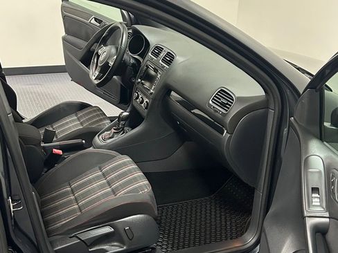 Used 2012 Volkswagen Golf 4-Door image 11