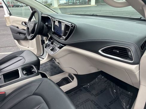 Used 2024 Chrysler Pacifica Touring-L w/ Road Tripper Package FWD image 36