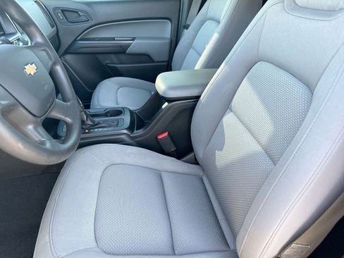 Used 2020 Chevrolet Colorado W/T image 17