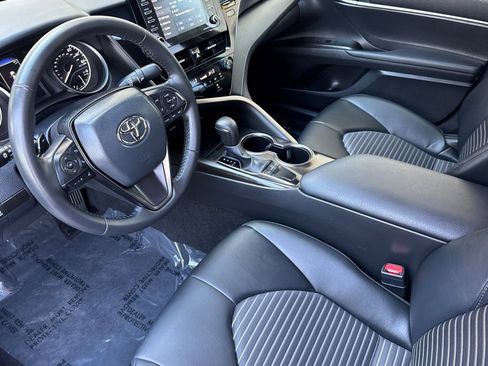 Used 2024 Toyota Camry SE image 10