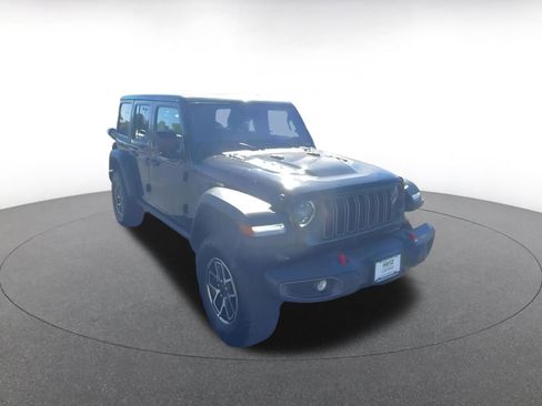 Used 2025 Jeep Wrangler Unlimited Rubicon image 2