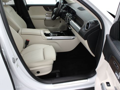 Used 2022 Mercedes-Benz GLB 250 image 38