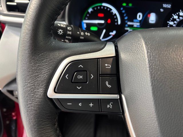 Used 2026 Toyota Sienna XLE FWD image 7