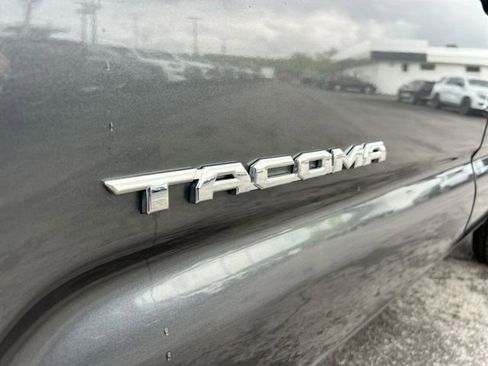Used 2019 Toyota Tacoma TRD Off-Road w/ Technology Package AWD/4WD image 30