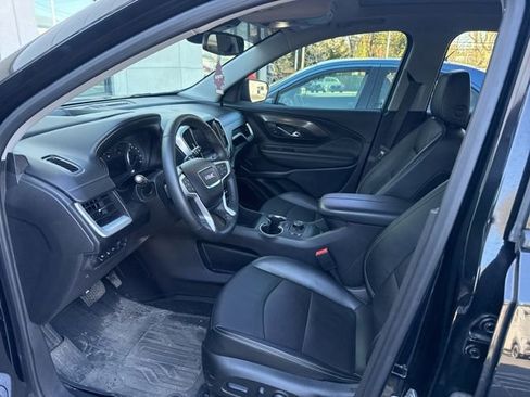 Used 2024 GMC Terrain SLT w/ Tech Package image 9
