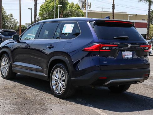 Used 2024 Toyota Grand Highlander AWD image 8