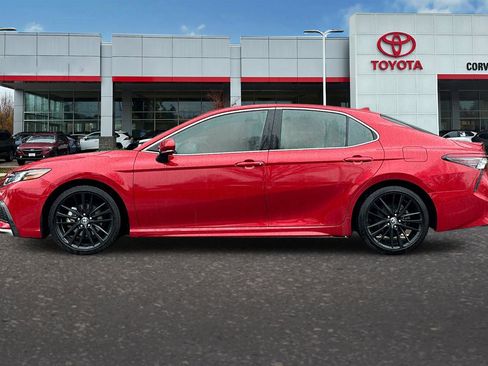 Used 2022 Toyota Camry XSE w/ Navigation Upgrade Package image 7