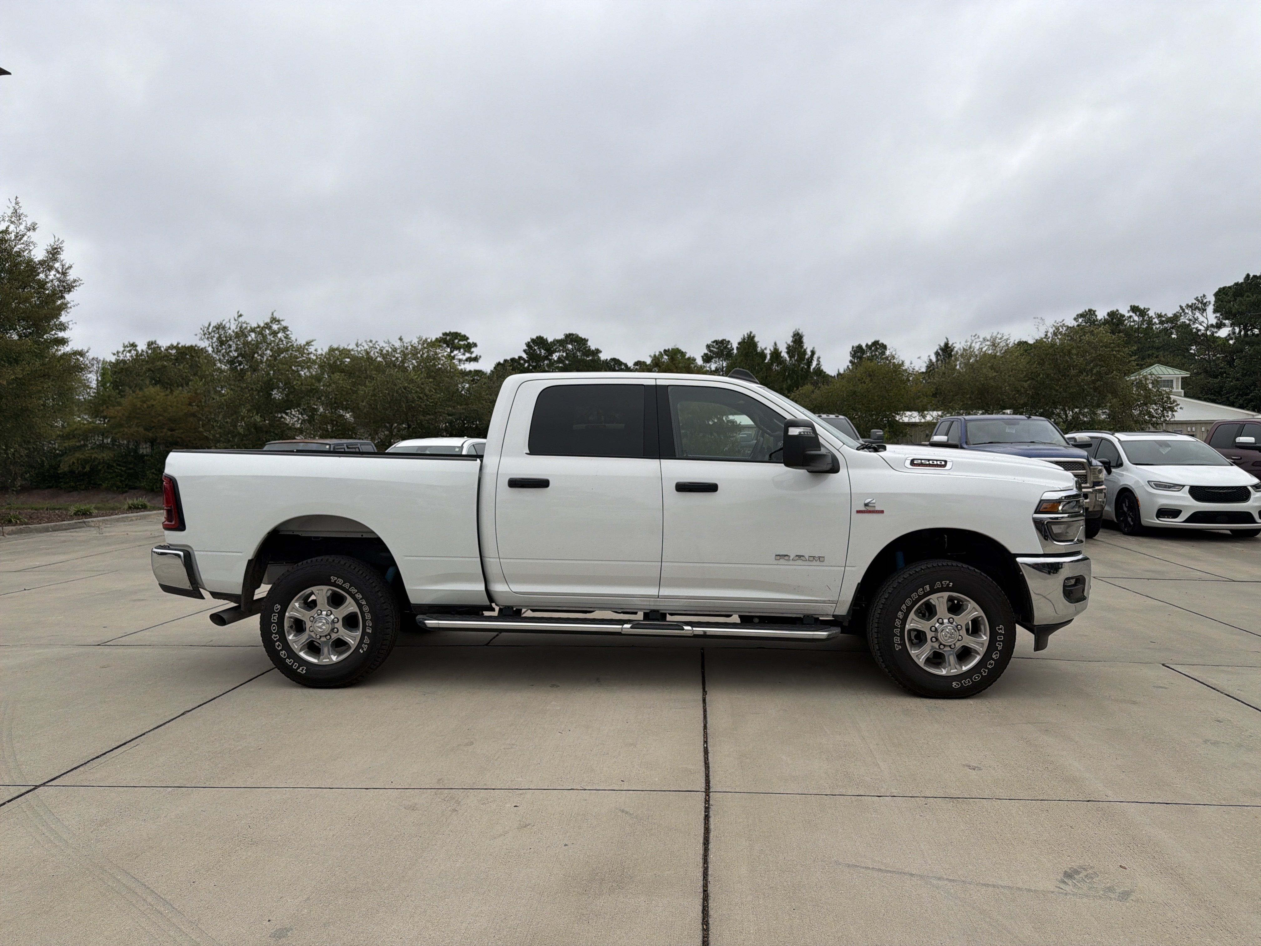 Used 2025 RAM 2500 Big Horn AWD/4WD image 10