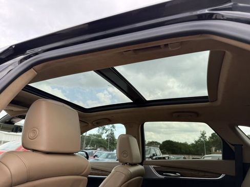 Used 2022 Cadillac XT5 Sportv w/ Platinum Package AWD/4WD image 16