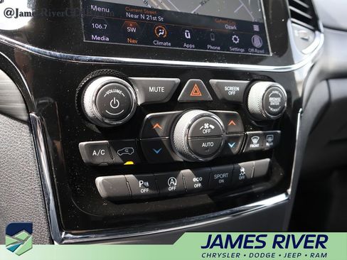 Used 2020 Jeep Grand Cherokee Laredo w/ 18" Wheel & 8.4" Radio Group AWD/4WD image 35