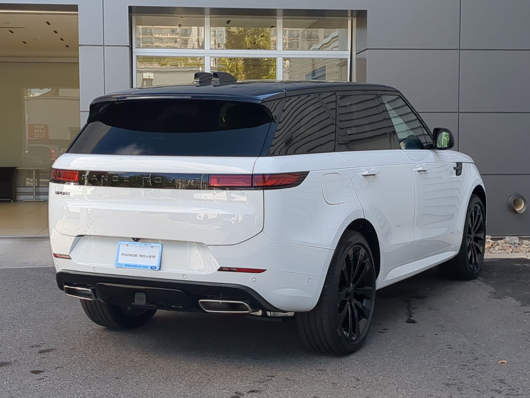 New 2027 Land Rover Range Rover Sport Dynamic SE AWD/4WD image 5