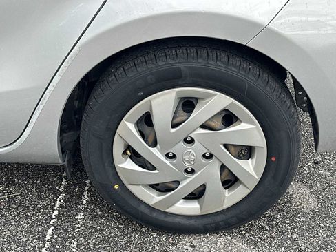 Used 2015 Toyota Prius C One FWD image 12
