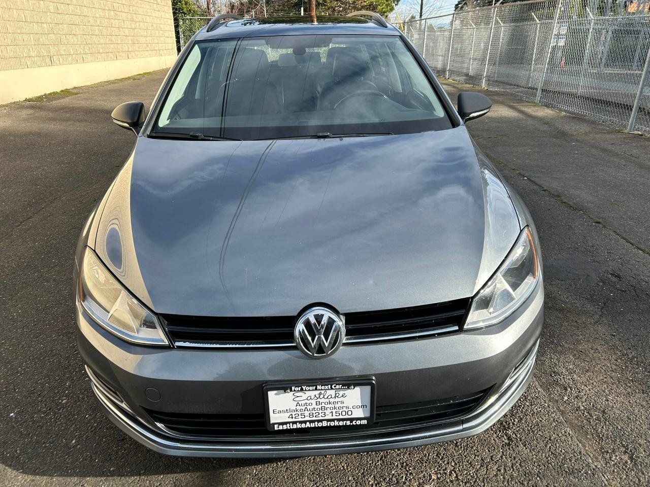 Used 2015 Volkswagen Golf TDI SE FWD image 2