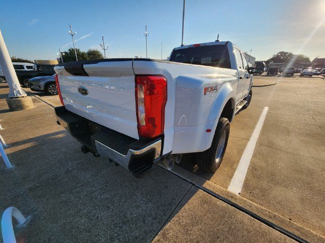 Used 2025 Ford F350 XLT w/ FX4 Off-Road Package AWD/4WD image 4