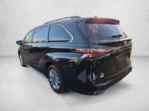 Used 2021 Toyota Sienna XSE w/ XSE Plus Package AWD/4WD image 7