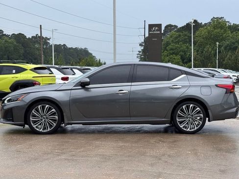 Used 2023 Nissan Altima 2.5 SL FWD image 12