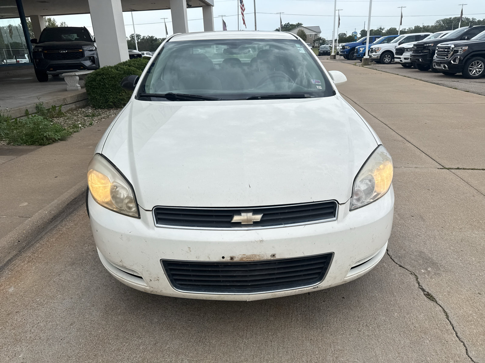 Used 2008 Chevrolet Impala LT FWD image 3