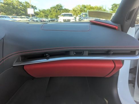 Used 2023 Chevrolet Corvette Stingray Premium Conv w/ Z51 Performance Package RWD image 43