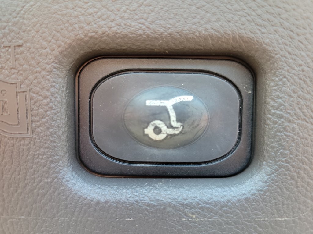 Used 2022 Lincoln Nautilus Reserve w/ Equipment Group 201A FWD image 12