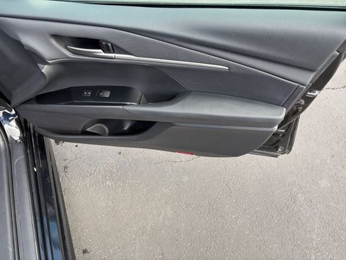 Used 2025 Toyota Camry SE FWD image 29