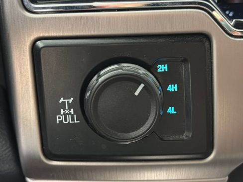 Used 2022 Ford F250 Platinum w/ Tremor Off-Road Package AWD/4WD image 23