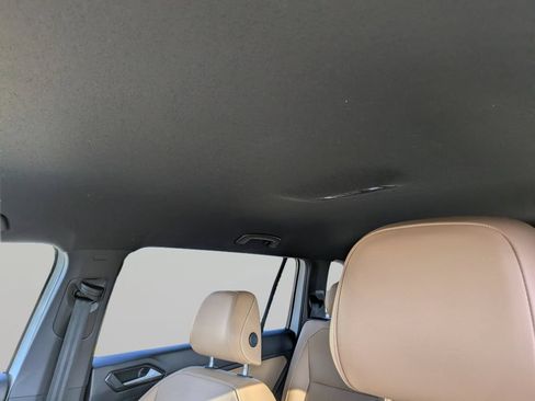 Used 2023 Volkswagen Tiguan SE FWD image 19