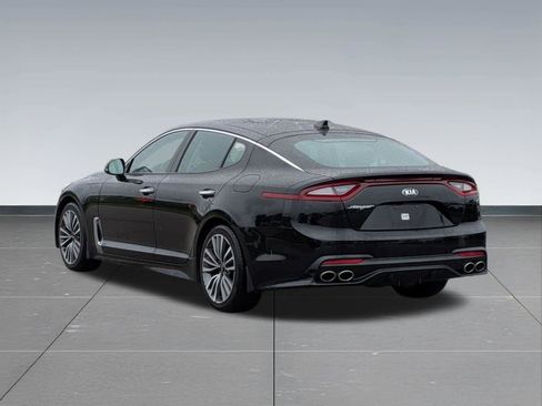Used 2018 Kia Stinger Premium RWD image 4