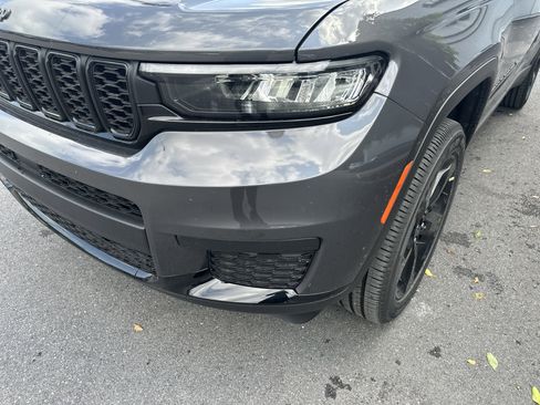 New 2025 Jeep Grand Cherokee L Altitude image 10